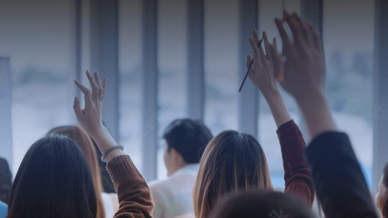 教材的编写质量直接关系到教学效果。优秀的教材应具备以下特点：