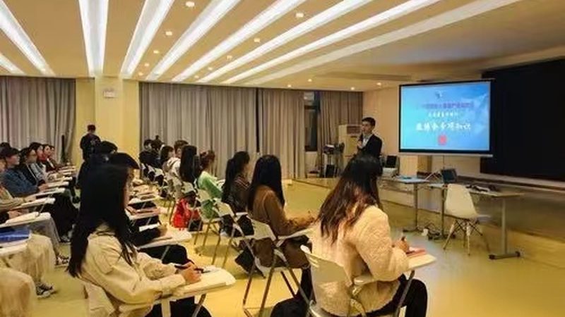 小标题：造价工程师网课的特点